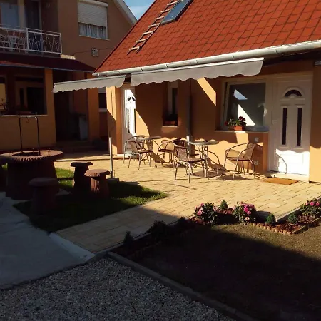 In Siofok/balaton 38128
